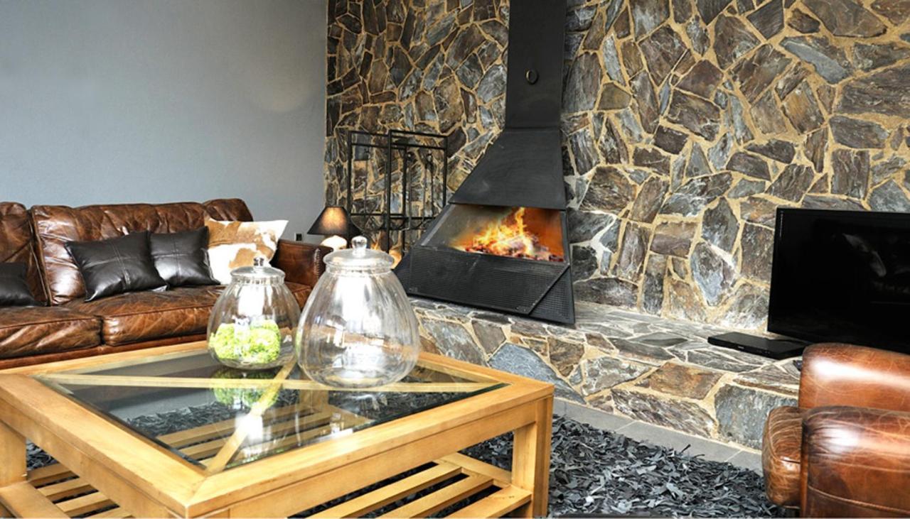 La Caseta De Queixans Con Chimenea Puigcerdà Kültér fotó